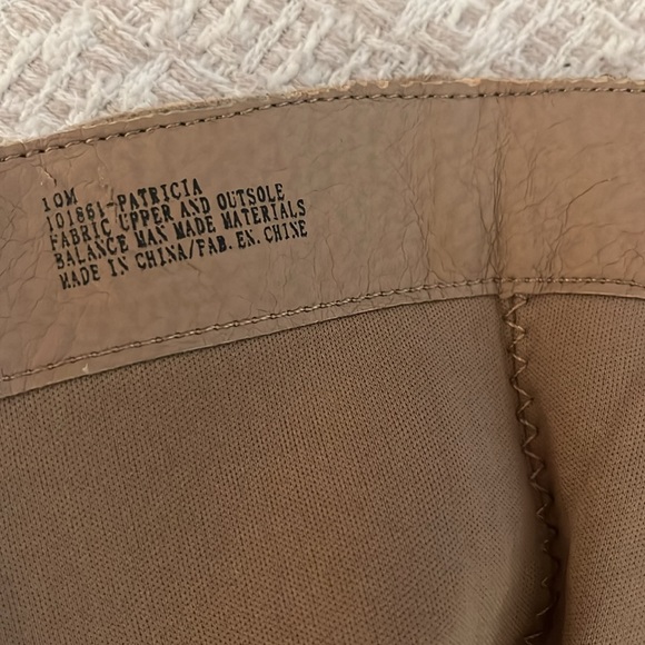 Pre Loved Soft Brown Heeled High Zipper Side Closure Boots🍂 - Picture 5 of 6